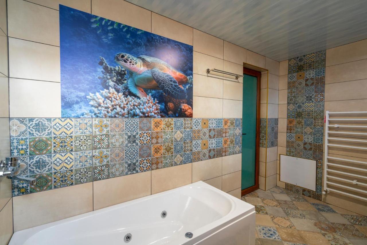 Family Hotel Preslav Buitenkant foto